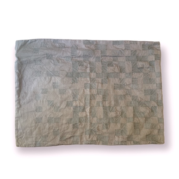 Misty waters pillow case - Picture 3 of 3